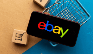 eBay هو منصة تجارة إلكترونية على الإنترنت تأسست في عام 1995، وتُعتبر واحدة من أكبر وأشهر مواقع البيع والشراء عبر الإنترنت في العالم. تمكن eBay الأفراد والشركات من بيع وشراء مجموعة متنوعة من المنتجات والخدمات، سواء كانت جديدة أو مستعملة، بطريقة مزاد علني أو بشكل ثابت بسعر ثابت.