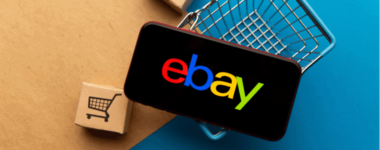 EBay هو منصة تجارة إلكترونية على الإنترنت تأسست في عام 1995، وتُعتبر واحدة من أكبر وأشهر مواقع البيع والشراء عبر الإنترنت في العالم. تمكن EBay الأفراد والشركات من بيع وشراء مجموعة متنوعة من المنتجات والخدمات، سواء كانت جديدة أو مستعملة، بطريقة مزاد علني أو بشكل ثابت بسعر ثابت.