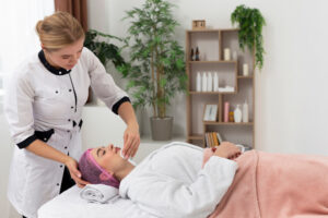 زيادة مبيعات مراكز التجميل والجلدية في 2026